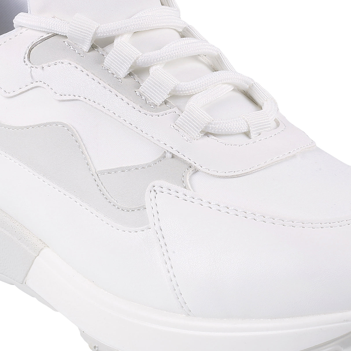 Mochi Women White Sports Walking Shoes