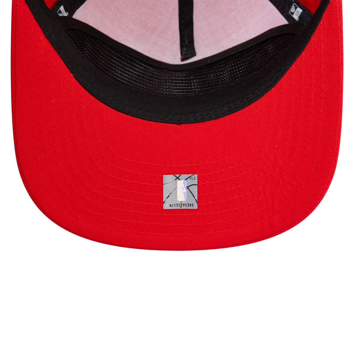 CHICAGO BULLS WASHED PRECURVED RED GOLFER ADJUSTABLE CAP