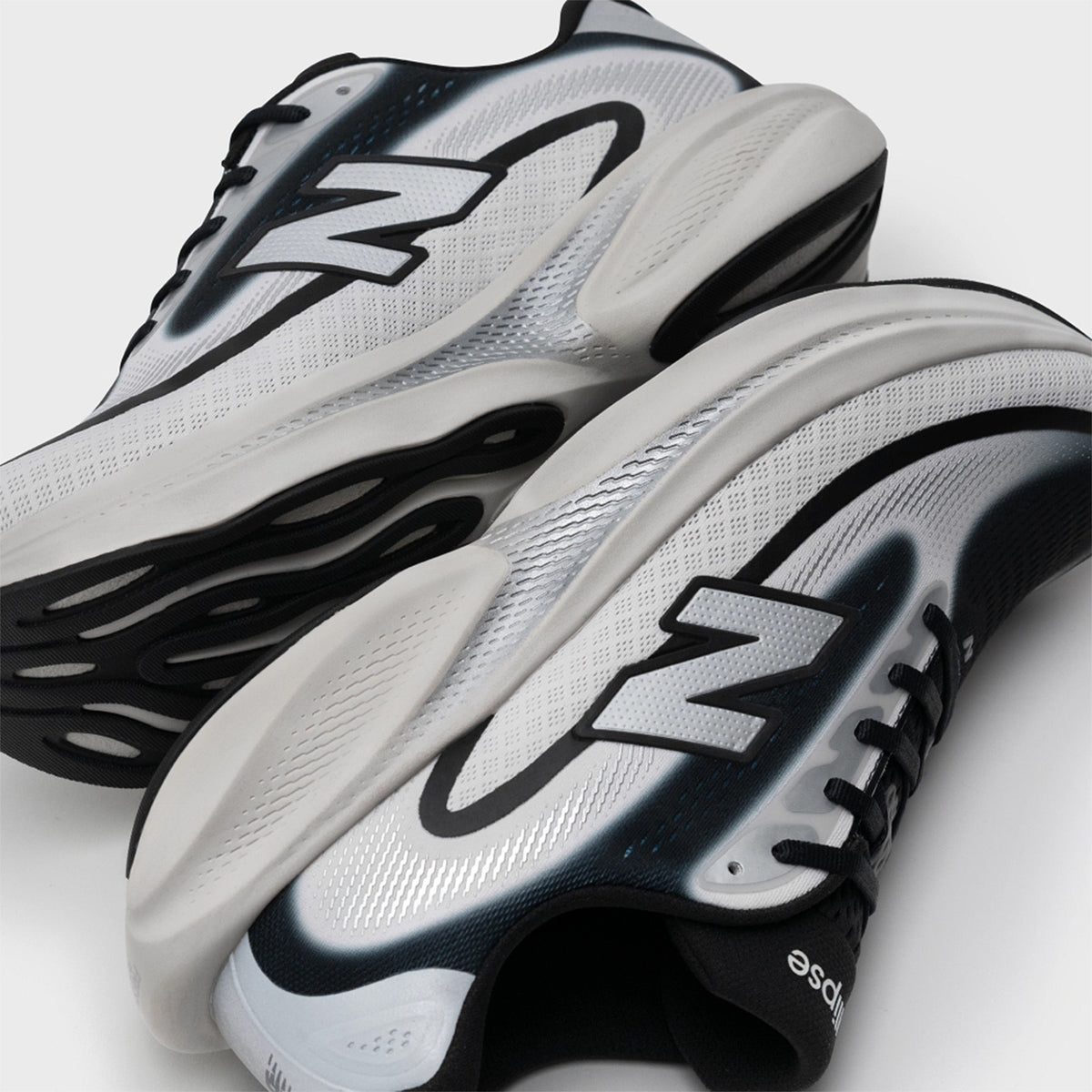 New Balance Men ELLIPSE Running Shoe